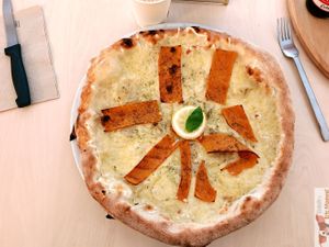 My vegan pizza at Lou in Lille