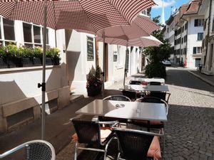 Outdoor seating at JASI (Flora) in Solothurn