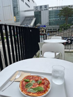 Margherita  at Better than Milk - 우유보단 - Pop-up August 2022 ONLY in Seoul