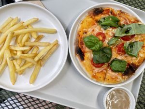 Fries with sweet mayo and margherita pizza  at Better than Milk - 우유보단 - Pop-up August 2022 ONLY in Seoul