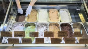 ice cream trove at Coconuzm - 코코넛즘 in Seoul