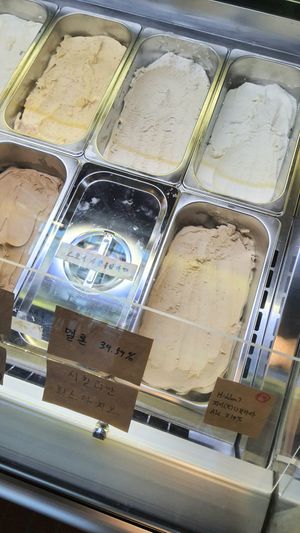 Flavors Melon, Pistachio, Coffee, Nectarine etc at Coconuzm - 코코넛즘 in Seoul