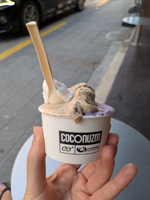 Earl Grey (Yaaass!!), blueberry lavender (Yaaaaasssss!!) and with a spoonful taste of coconut (yaaaaaass!) at Coconuzm - 코코넛즘 in Seoul