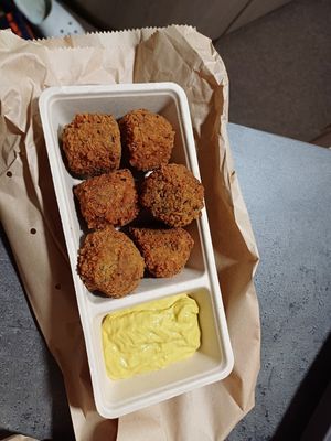 Vegan bitterballen at De Werviaan in Den Helder