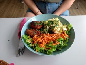 Frikadellen mit Kartoffelsalat 🥔 at Liebe Liesbeth in Schwerin