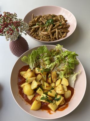 Roasted potatoes with spicy tomato sauce and pesto penne   at Liebe Liesbeth in Schwerin
