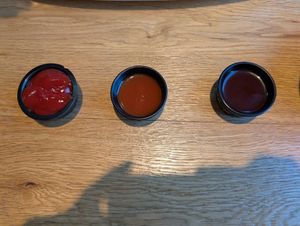 Different vegan sauces at Le Burger in Gmunden