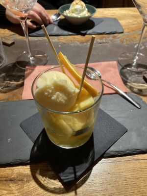 Vegan pineapple. Veggie icecream.   at Nevodi   in Venice