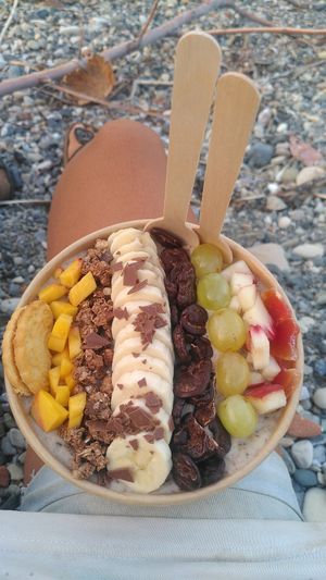 Vegans beware of the toppings because this had non vegan cookie & chocolate crisps (cookie taste) at Lackis Juice Bar in Euboea