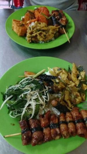 varied choices every day at Khanh Ly Vegetarian Food in Phu Quoc