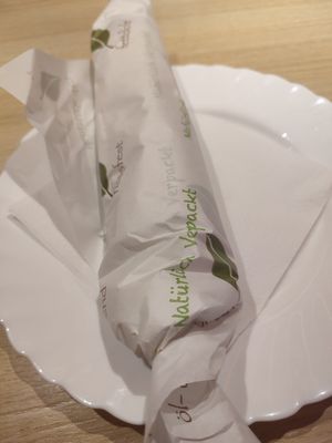 Falafel makali wrap in Verpackung at Al Jasmin in Frankfurt Oder