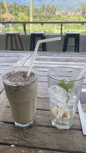 Vegan coffee, cookies & cream frappe with almond milk (& no cream)  at Coffeenosky in Lovina