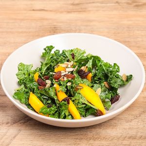 羽衣甘蓝芒果沙拉  at Just Vegan - 食蔬者也 in Shenzhen