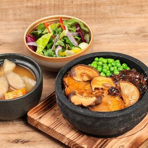 石锅榆耳素肉饭  at Just Vegan - 食蔬者也 in Shenzhen