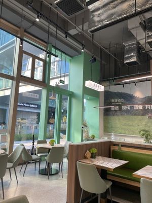 用餐环境  at Just Vegan - 食蔬者也 in Shenzhen