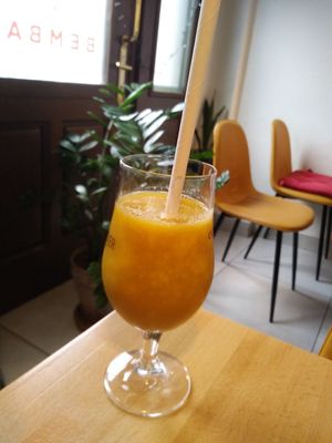 Apple orange juice 🍎🍊🍹💕 at BEMBA rawfood & plant-based in Bratislava