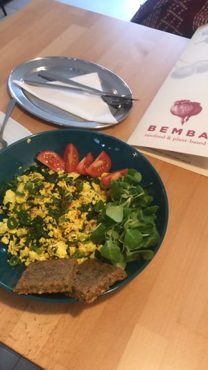 Tofu scramble with raw bread at BEMBA rawfood & plant-based in Bratislava