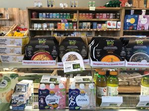 milk and ready meals at Be.Ba Frutta Srl  in Villafranca In Lunigiana