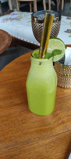 Green juice at Flourish Cafe in Ubud