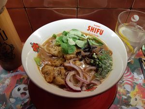 Dragon ramen with Heura pb chickn (spicy) at Ramen Shifu in Zaragoza