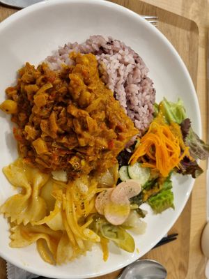 Vegan curry (comes with a soup) at ONE EARTH in Hiroshima