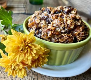 Apple crisp with oates and walnuts at Earth Market in Enschede
