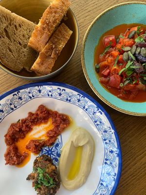 Fresh Baked Focaccia with Hummus, Red Pesto & Lentil Dipp at Ritter Wülfing in Cologne