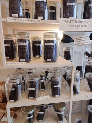 Chocolate tablets at La Cabosse Enchantée in La Rochelle