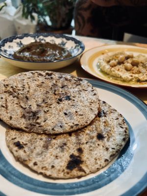 Starters: Baba Ghanoush and Hummus 👌  at Green Life Market in Sarande