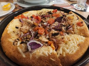 Pizza with vegetables,  yami! at Pizza Hut in Coimbra