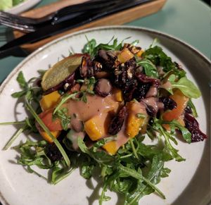 Peach salad at Pawdy Neighbors  in Dubai