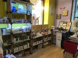 cosmetics at La Gallina Cubista in Pontremoli