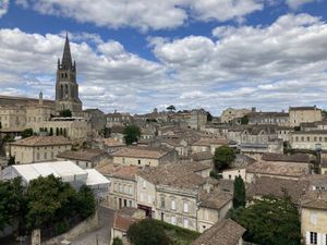 St Emilion is 15mins driving distance   at A Bedat Life in Saint-aubin-de-branne