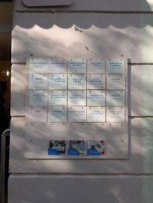 vegan flavours marked with V at vanille & marille in Berlin