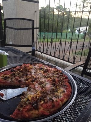 Pizza vegana. at Natu Center Restaurant Vegetariano in Saltos Del Monday