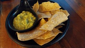 Guacamole and tortilla at El Mexican in Santa Marta