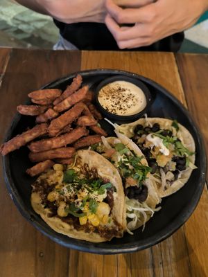 Tacos vegetarianos at El Mexican in Santa Marta