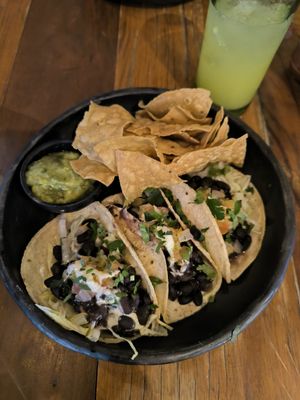 Tacos "veganos" at El Mexican in Santa Marta