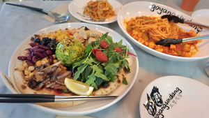 Two vegan options at The Goyang Restaurant 더고양식당 in Gyeonggi-do