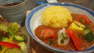 Veggie Curry and salad at Craft & Japanese Style Café Takumikan in Hirosaki