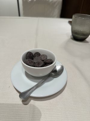 Final sweet: chocolate bites  at L'Evangelista Ristorante & Enoteca in Verona