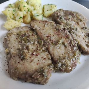 Scaloppine di seitan con patate e capperi at Osteria di Fuori Porta in Padua