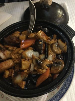 tofu & Paris mushroom hot plate at Nova China in Beja