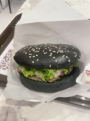 La de trufa  at Vegan Burger - Dubai Mall in Dubai