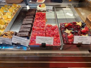 5 vegan cakes (offer varies from day to day) at Streiter in Kassel
