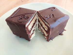 Orange truffle slice (4.45 to go, else 5.95) at Streiter in Kassel