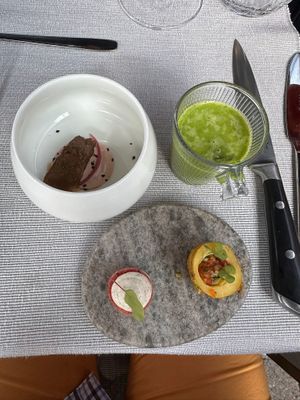  at Entre Nous in Hamois