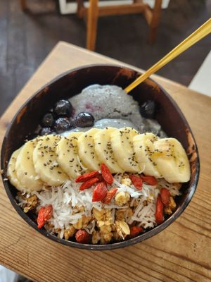 Blue dream smoothie bowl at The Sunrise Shack in Kamakura