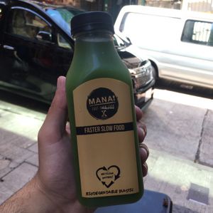 Green cold pressed juice at MANA! - Soho in Hong Kong Island