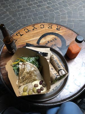 Mmm hummus & cold pressed juice at MANA! - Soho in Hong Kong Island